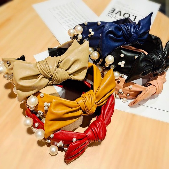 🐝 Faux (PU) Leather Bow Headband. Buy one accessory 1 free on all accessories!! - Picture 6 of 6
